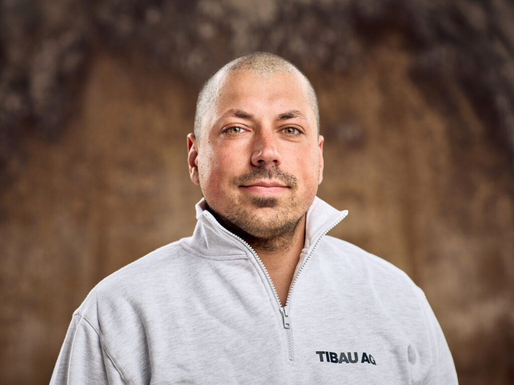 Portraitsmitarbeitendetibau 14