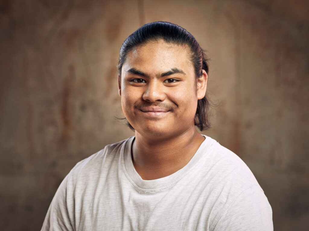 Portraitsmitarbeitendetibau 24