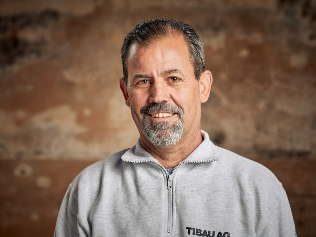 Portraitsmitarbeitendetibau 25