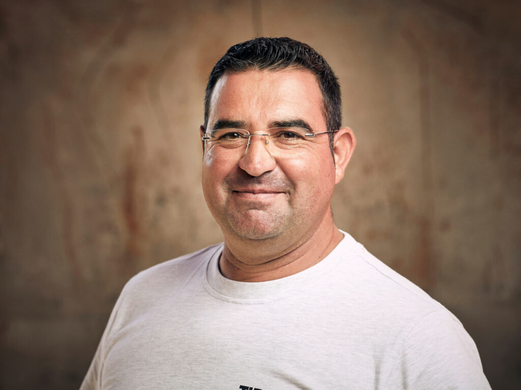 Portraitsmitarbeitendetibau 38