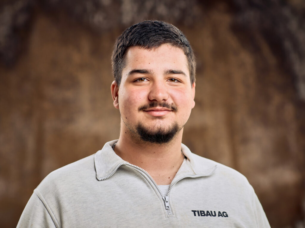 Portraitsmitarbeitendetibau 39