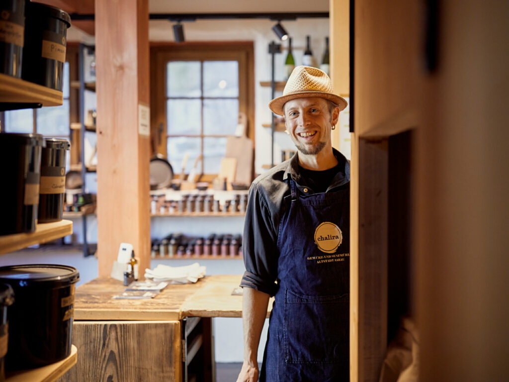 PortraitsMitarbeitendeChalira